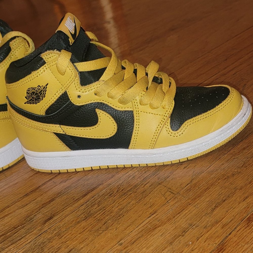 Big Kid's Jordan 1 Retro High OG "Pollen" Size 1.5Y
